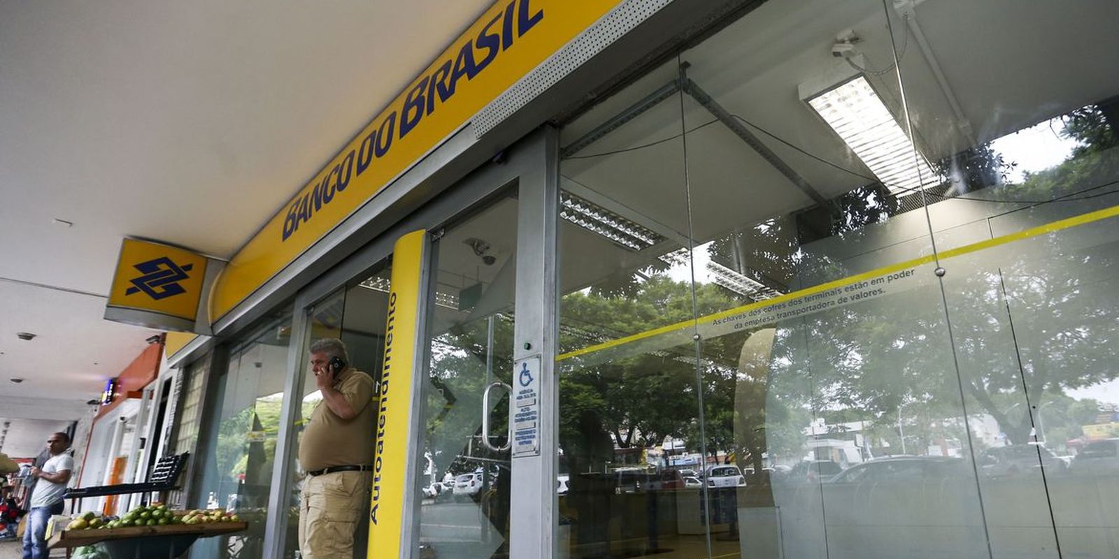 bb-tem-lucro-de-r$-7,3-bi-de-janeiro-a-marco,-em-queda-de-20,7%