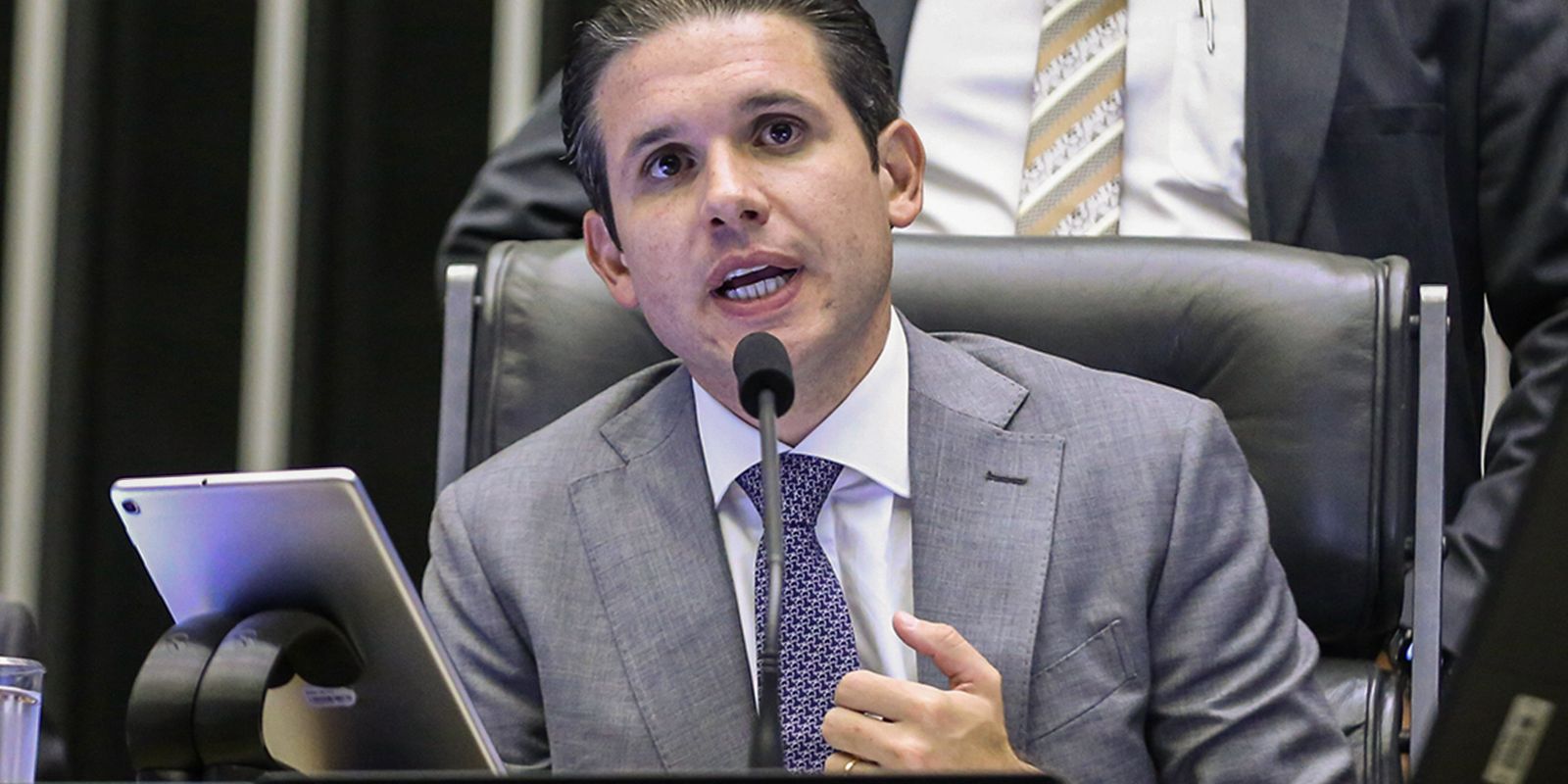 motta-defende-participacao-de-bancos-no-debate-da-isencao-do-ir