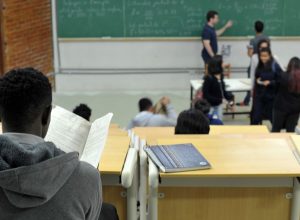 bolsistas-comecam-a-receber-pagamentos-do-pe-de-meia-licenciaturas